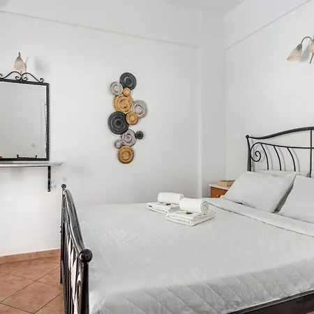 Sofia Apartments By The Sea Ornos (Mykonos)
