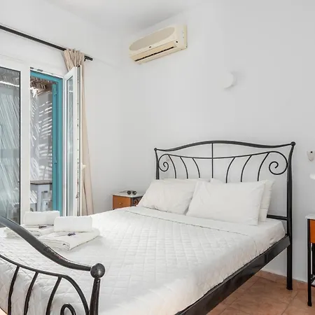 Sofia Apartments By The Sea Ornos (Mykonos)